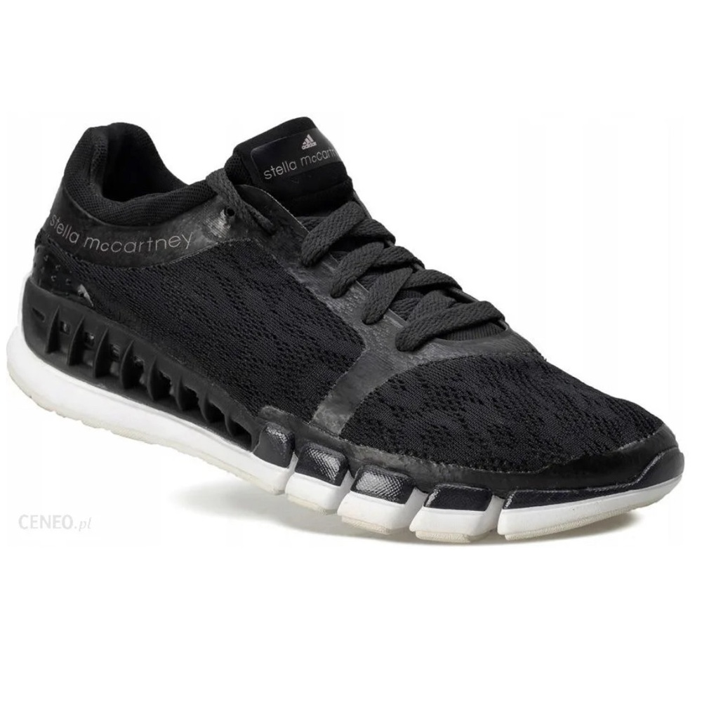 Adidas Stella McCarthney - women’s black mesh sneakers shoes size 9.5